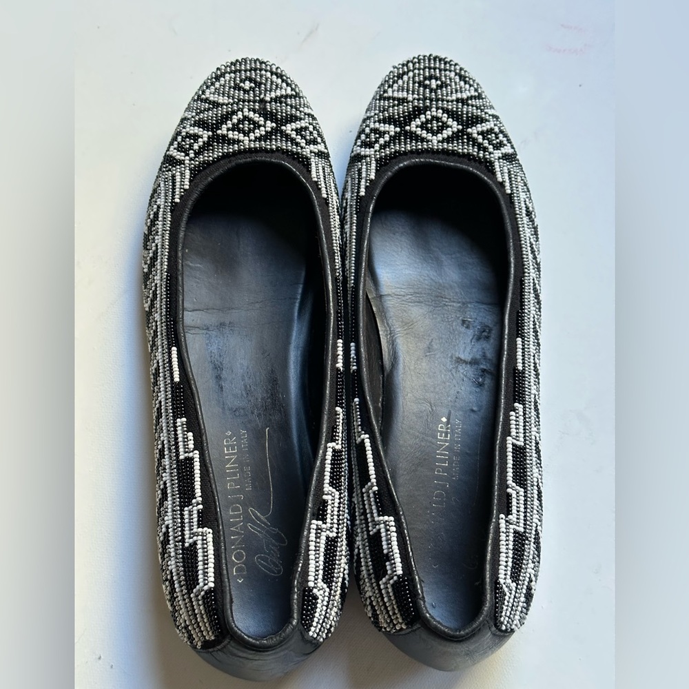 Donald J. Pliner Hasin Beaded Flats Size 7.5